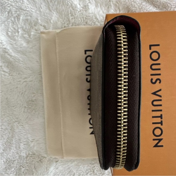 💙 Louis Vuitton Vivienne Holiday Damier Zippy Long Wallet Limited Edition 2019❄️ - Picture 7 of 15